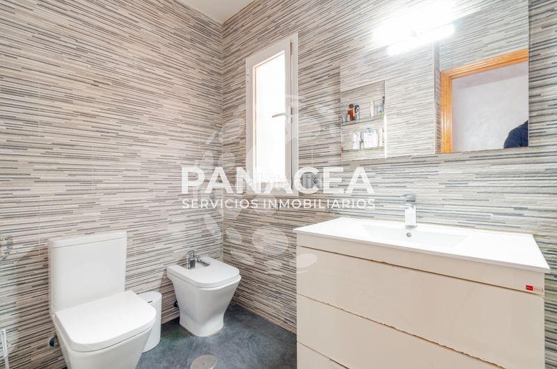 Foto f83b42c0-d1f0-4607-aed1-4ebfc7f5c5df. Pis a Roquetas pueblo Roquetas de Mar