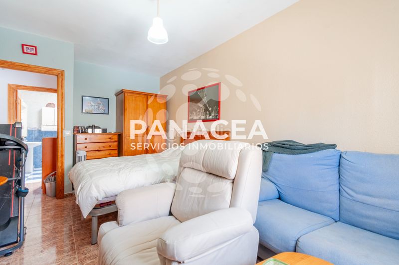 Foto ccb088ad-53b9-4425-a475-259744bfc12e. Casa adossada amb aparcament a Roquetas pueblo Roquetas de Mar