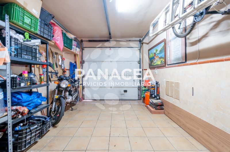 Foto e74fc626-1d74-4ea9-9950-6872a5a40f80. Casa adossada amb aparcament a Roquetas pueblo Roquetas de Mar