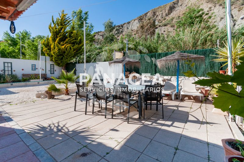 Foto e1c9d895-068b-4493-94fa-63e7b9d20823. Masia amb aparcament a Canjáyar