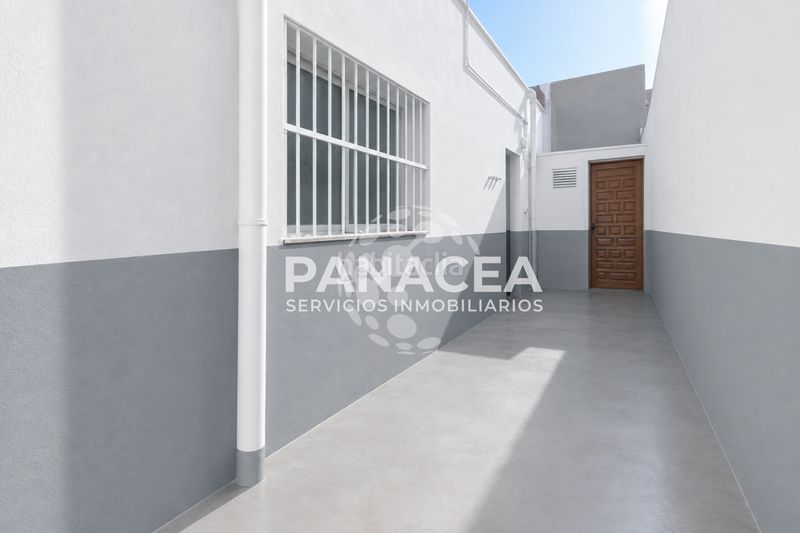 Foto 067da8ca-b741-4d14-8c33-575266315e47. Nau industrial a puebla de Vícar Vícar