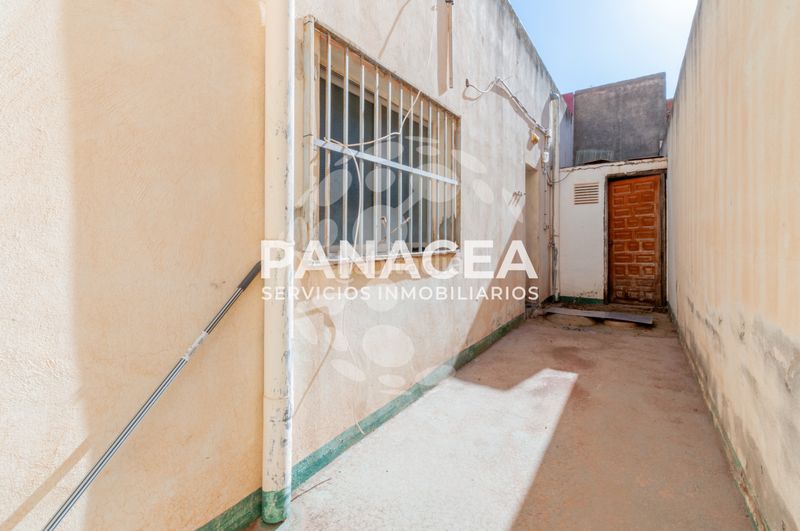 Foto 94d00694-498d-4358-b297-bb6244620235. Nau industrial a puebla de Vícar Vícar