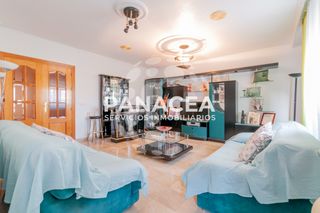 Xalet a Roquetas pueblo. Chalet adosado en venta en roquetas pueblo