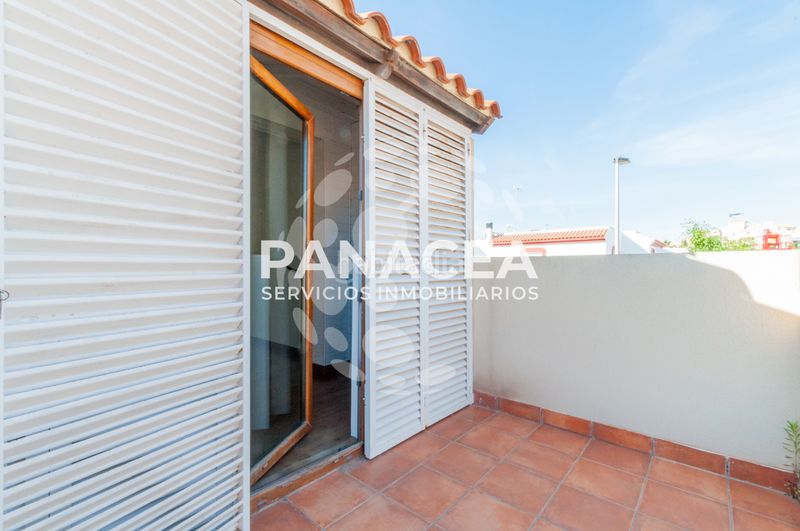 Foto 97bcd37f-d271-44ca-b44d-3c619396e10e. Maison jumelée avec parking dans Roquetas pueblo Roquetas de Mar