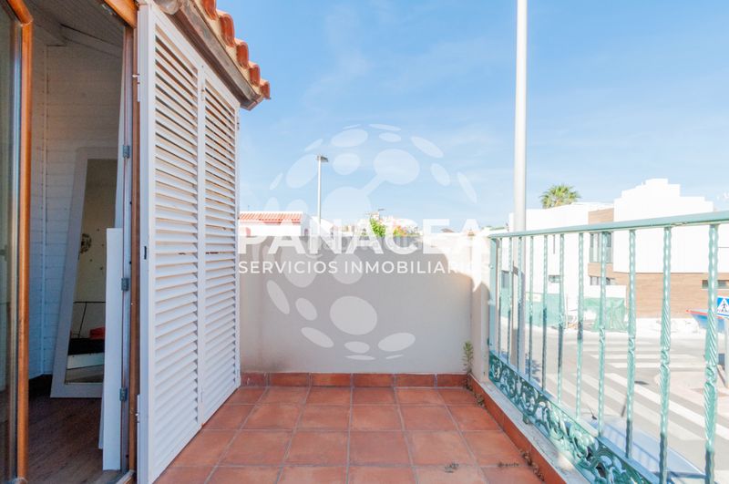 Foto ed8f6230-c3f7-430d-bb7f-f1d182d12c07. Maison jumelée avec parking dans Roquetas pueblo Roquetas de Mar