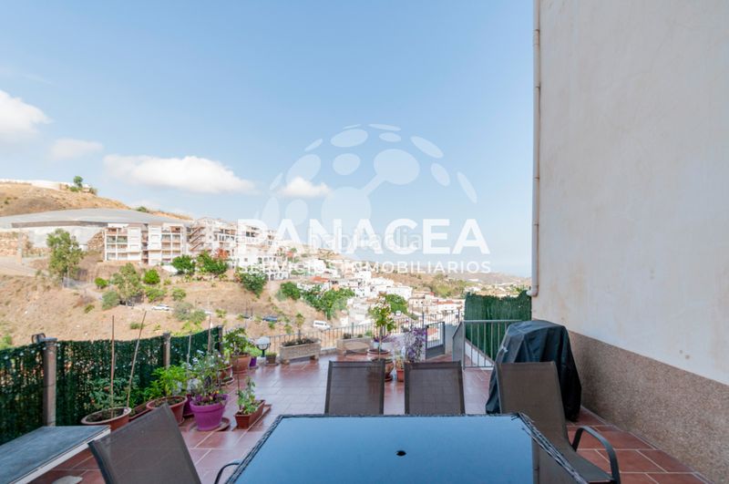 Foto 0afee4f4-89ea-4bee-a4fa-a6c117a1d5db. Casa adossada amb aparcament piscina a Albuñol