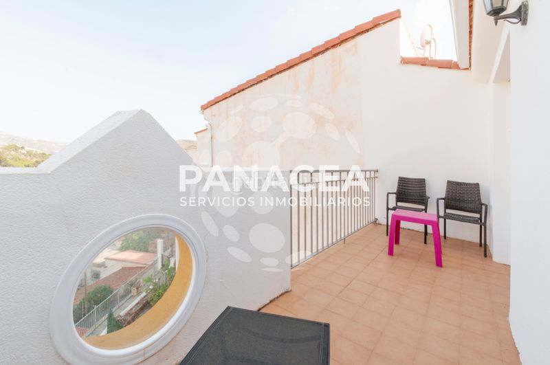 Foto 120c5b54-f0f4-4a33-99f4-6a1ff98772db. Casa adossada amb aparcament piscina a Albuñol