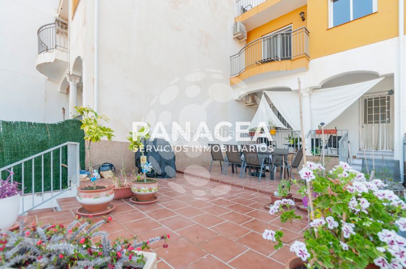 Foto 40a438aa-49a6-48ba-9855-e035e7723b42. Casa adossada amb aparcament piscina a Albuñol