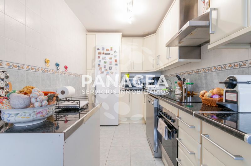 Foto 5958f927-f655-47b5-ab05-e31c3554c088. Casa adossada amb aparcament piscina a Albuñol