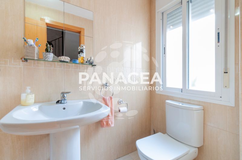 Foto dc67ffaa-3043-436a-8bcf-027f2f925695. Casa adossada amb aparcament piscina a Albuñol