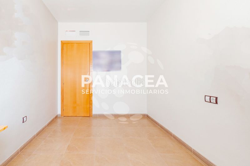 Foto 8ae93442-5ceb-41aa-9956-70683dcf7f04. Casa aparellada amb aparcament a Viator