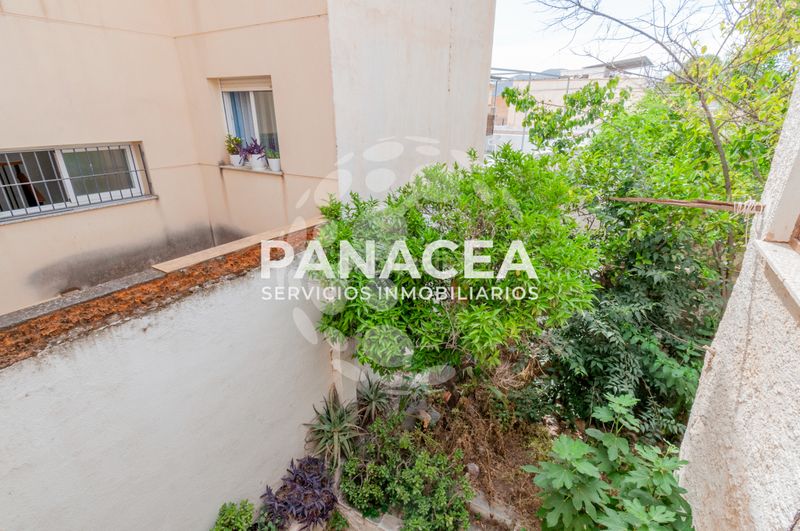 Foto 0d6c2512-298a-41fc-801c-72c9de0260b0. Casa aparellada amb aparcament a Berja