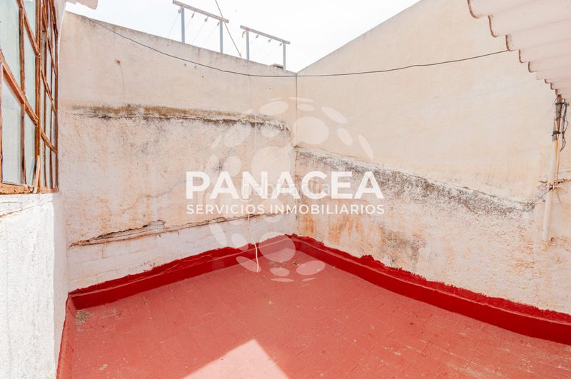Foto 1829b611-6bc5-4b2e-8413-e7ada169b6f7. Casa aparellada amb aparcament a Berja