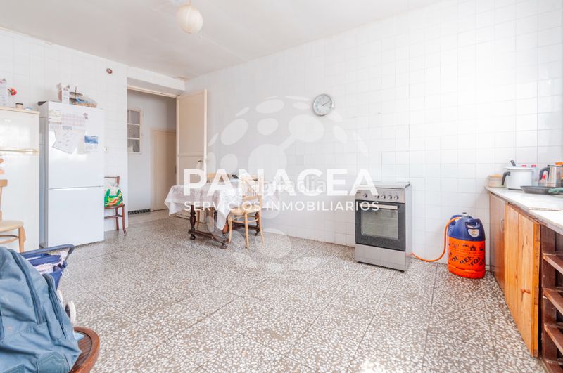 Foto 83f83d3a-0419-49c3-8c75-e0d287f4e36c. Casa aparellada amb aparcament a Berja