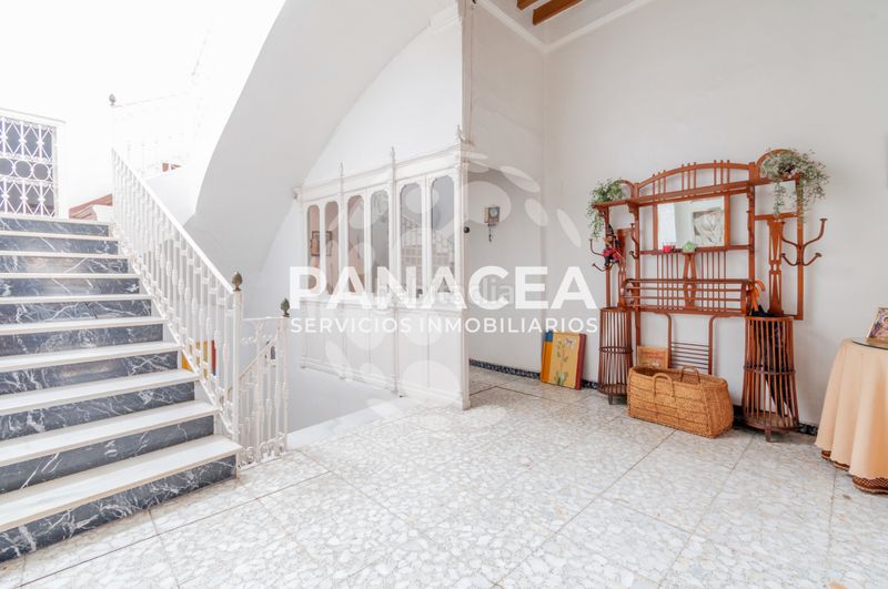 Foto 955f518b-6067-42a5-bc76-49e35e1e0d35. Casa aparellada amb aparcament a Berja