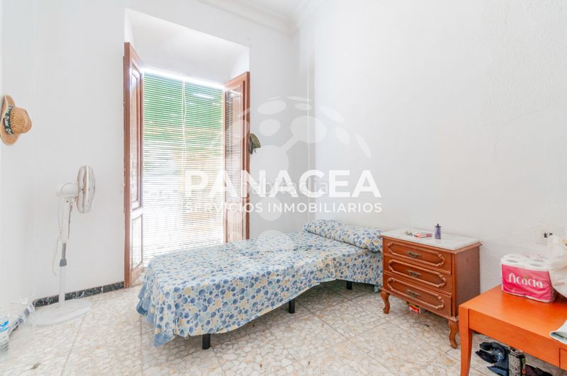 Foto c12d3f3e-1ccb-41de-8619-1faf1dc4ac92. Casa aparellada amb aparcament a Berja
