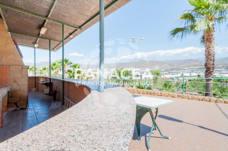 Foto d7ca1d2a-f949-4acf-82f6-804d51d006cf. Finca rústica  en venta en Berja