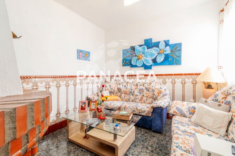 Foto 5f6bbdee-c259-4d87-9d56-9031350e22d9. Casa aparellada amb aparcament a La Gangosa Vícar