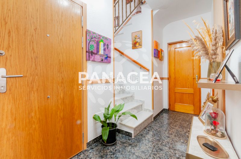 Foto 924bd462-27e1-4659-af71-ca1e95103a62. Casa aparellada amb aparcament a La Gangosa Vícar