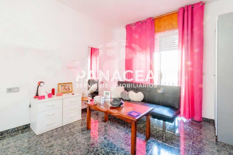 Foto a1d9eef5-6dad-4a73-a55c-9e0d69e538bd. Casa aparellada amb aparcament a La Gangosa Vícar