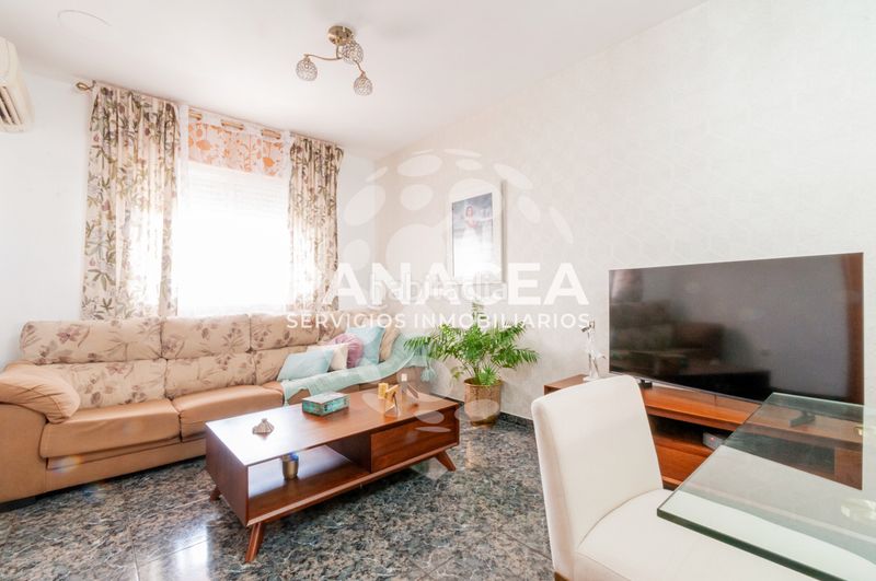 Foto aa5e5836-5774-4fdc-917c-a1fc0563de27. Casa aparellada amb aparcament a La Gangosa Vícar