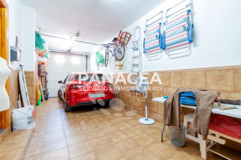 Foto c70ea0f2-de25-4f03-853b-92ae420c87d6. Casa aparellada amb aparcament a La Gangosa Vícar