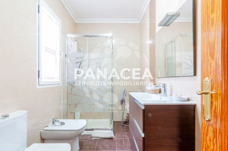 Foto d0851b7e-84dd-4242-bd33-7b30b163615e. Casa aparellada amb aparcament a La Gangosa Vícar