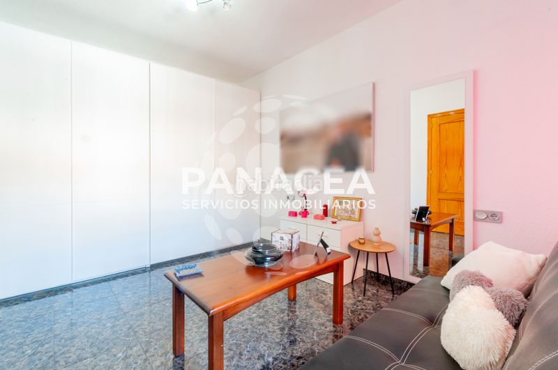 Foto db4f1cb7-671b-4e6b-8d8f-bc97e472aef5. Casa aparellada amb aparcament a La Gangosa Vícar