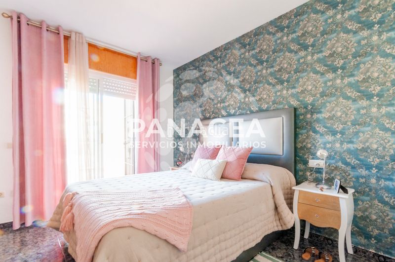 Foto f9f7aa7d-2e87-4a6d-ade6-b9c1e30feca7. Casa aparellada amb aparcament a La Gangosa Vícar
