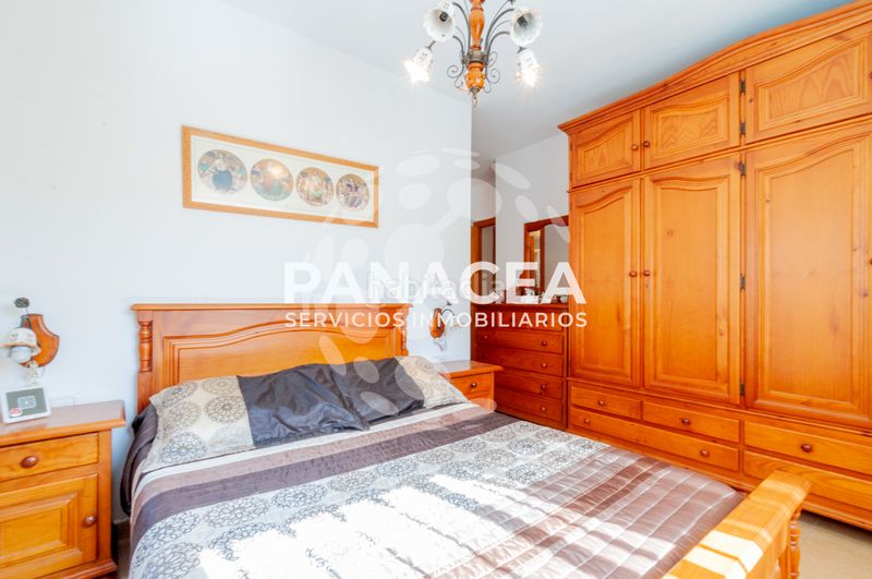 Foto ddc8a55d-d4d6-4823-9f57-ced3b5d665f2. Pis amb aparcament a Roquetas pueblo Roquetas de Mar