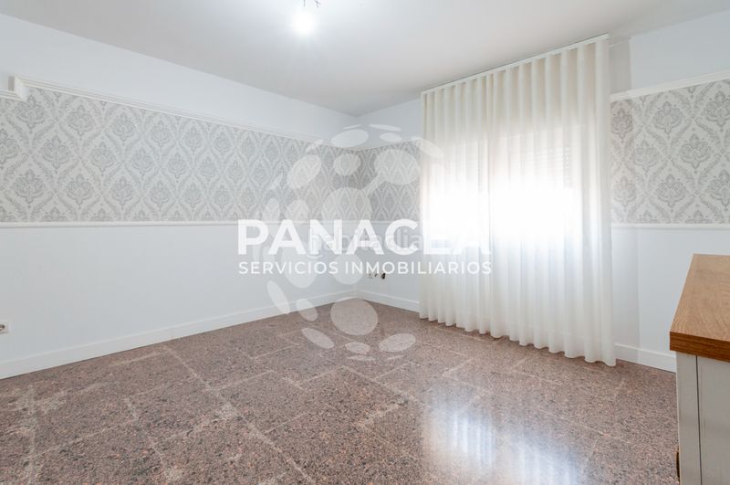Foto b7b93cf7-8987-4803-b597-268313acfb68. Casa aparellada amb aparcament a La Gangosa Vícar