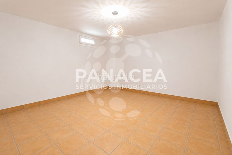 Foto d7e482f6-4382-4bfa-bda4-8408ab3ba31a. Casa aparellada amb aparcament a La Gangosa Vícar