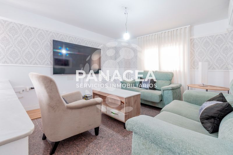 Foto fa9b651c-041a-4a33-b8b1-9a2957c8ca5c. Casa aparellada amb aparcament a La Gangosa Vícar