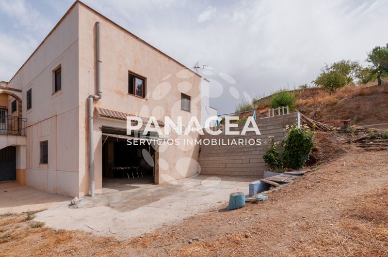 Foto 0eedecb7-55b4-4c6d-b277-48189f39807f. Casa amb aparcament a Almegíjar