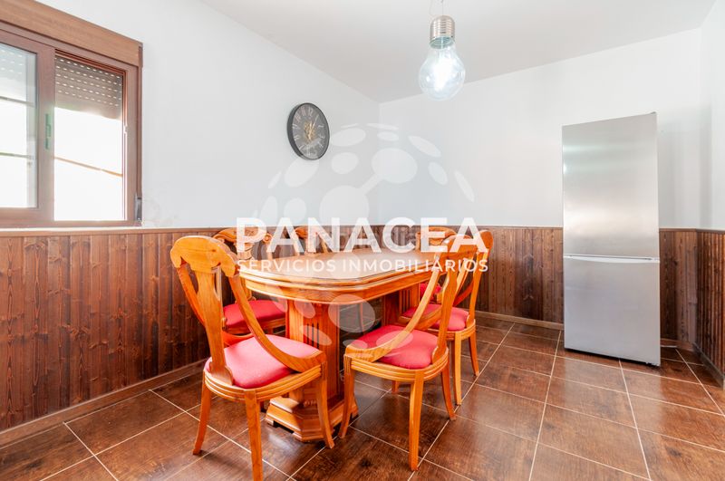 Foto 15a5290d-f377-4408-811f-7139d3dfff36. Casa amb aparcament a Almegíjar