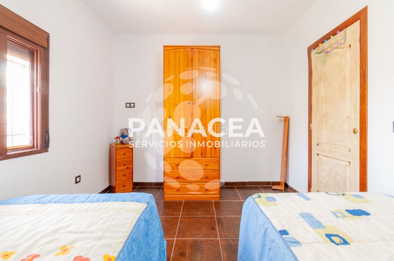 Foto 2c13827b-9265-44ed-b87e-2e5ef8882f38. Casa amb aparcament a Almegíjar