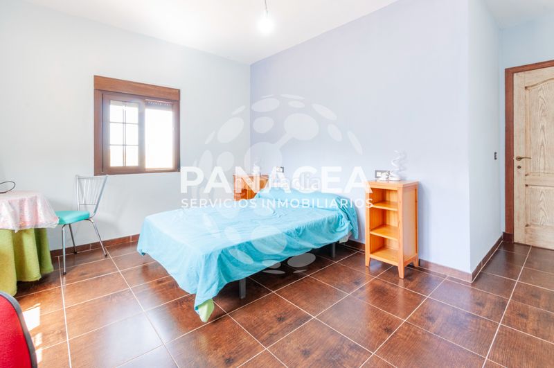 Foto 5f7b2706-c03d-415a-bb1f-0b9547cdae52. Casa amb aparcament a Almegíjar