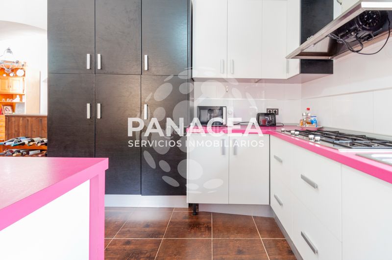 Foto a52da33f-6d18-4e9b-9e46-cbcbc0d80d4f. Casa amb aparcament a Almegíjar