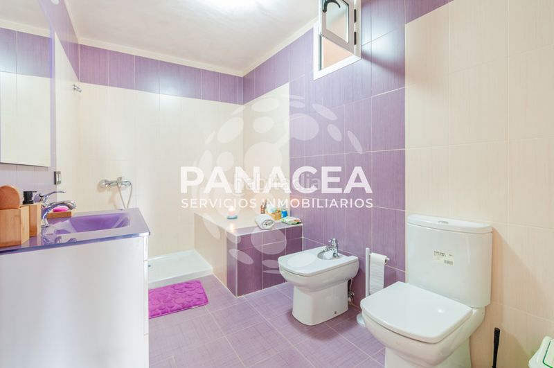 Foto cf4cadaa-ace6-48d2-9570-2e353c834b3d. Casa amb aparcament a Almegíjar