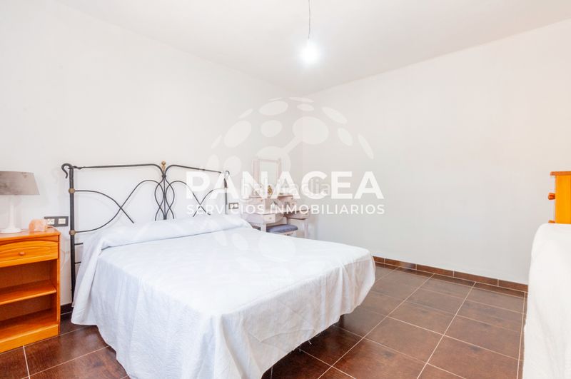 Foto ea0b455f-5ab0-46cb-82c5-2db21b28eea1. Casa amb aparcament a Almegíjar