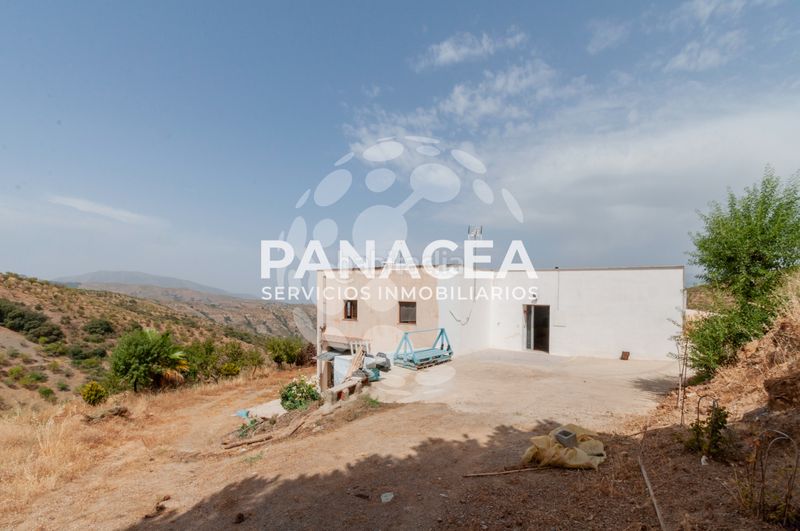 Foto ee863913-e8bf-4ff2-8566-2bb6a02f8790. Casa amb aparcament a Almegíjar