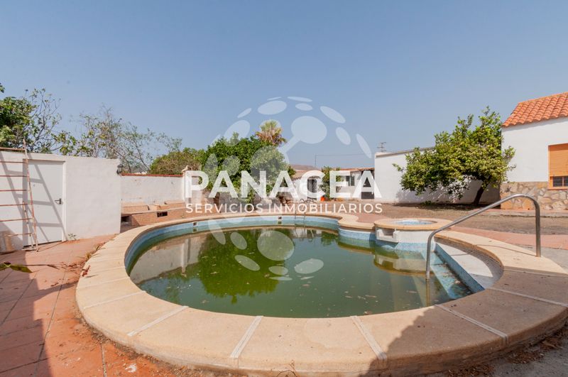 Foto 94bd5c20-4197-4807-a1b7-7f8d1ab47fd0. Xalet amb aparcament piscina a Pechina