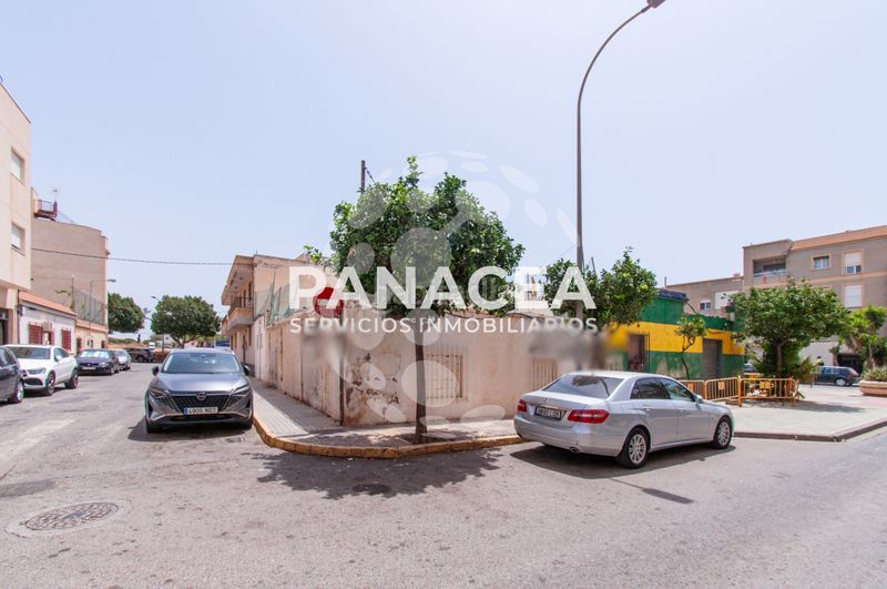 Foto 12dabcad-d219-40b8-9c50-41698a99ac01. Casa adossada a Santa María del Águila Ejido (El)