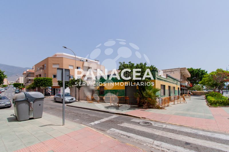 Foto a130181c-05c3-477e-a7bd-03c77777954f. Casa adossada a Santa María del Águila Ejido (El)
