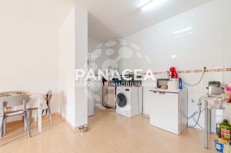 Foto f6324429-6f37-418b-be7b-e3173f5fe5bb. Flat with parking in Pabellón - Estación - El Corte Inglés Ejido (El)