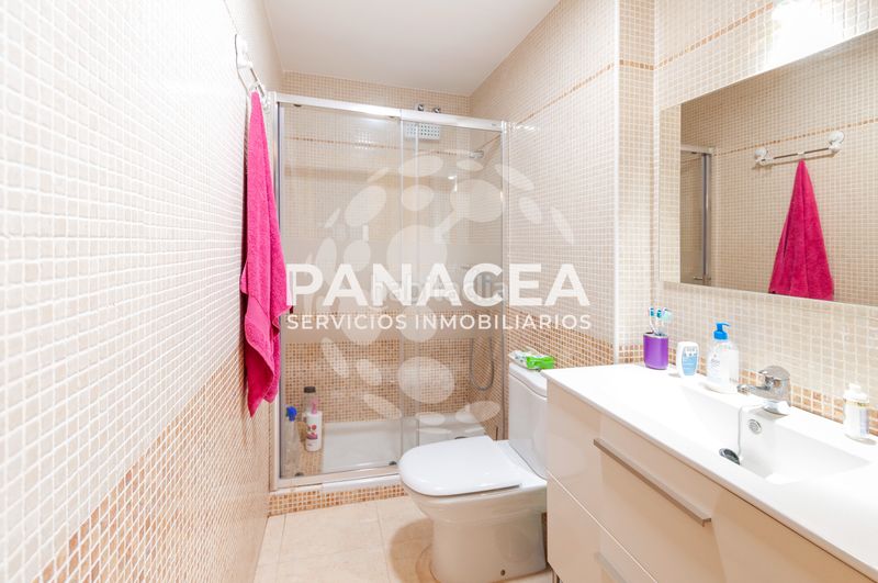 Foto c9d3b609-80b5-4c2a-b45a-306bc0e7af77. Pis amb aparcament piscina a La Envía Vícar
