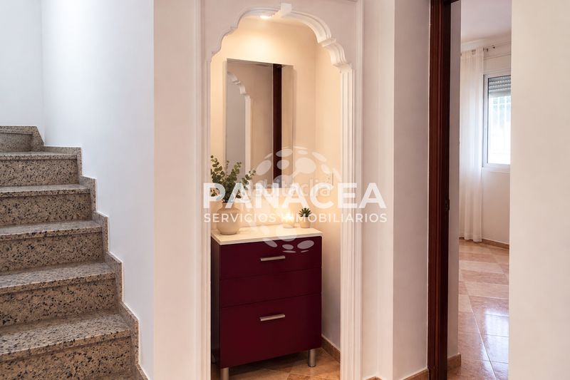 Foto 6f1fc1fb-f35c-483b-a0e9-7f8aa1faac55. Casa amb aparcament a Las Cabañuelas Vícar