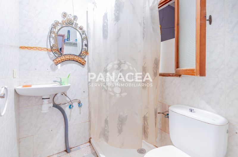 Foto 3df14583-7e3c-4fd5-acae-3b2ef6ab1bc1. Casa adossada a Berja