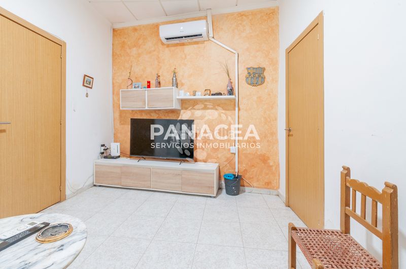 Foto abb8f943-7795-41e3-9e01-b44b8b2cd562. Casa adossada a Berja