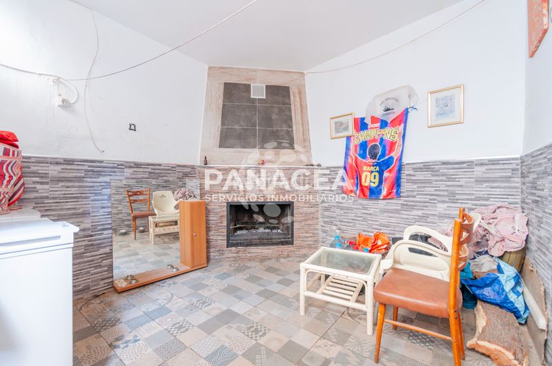 Foto d33b36cc-cf36-442f-875b-ea2475cd892e. Casa adossada a Berja
